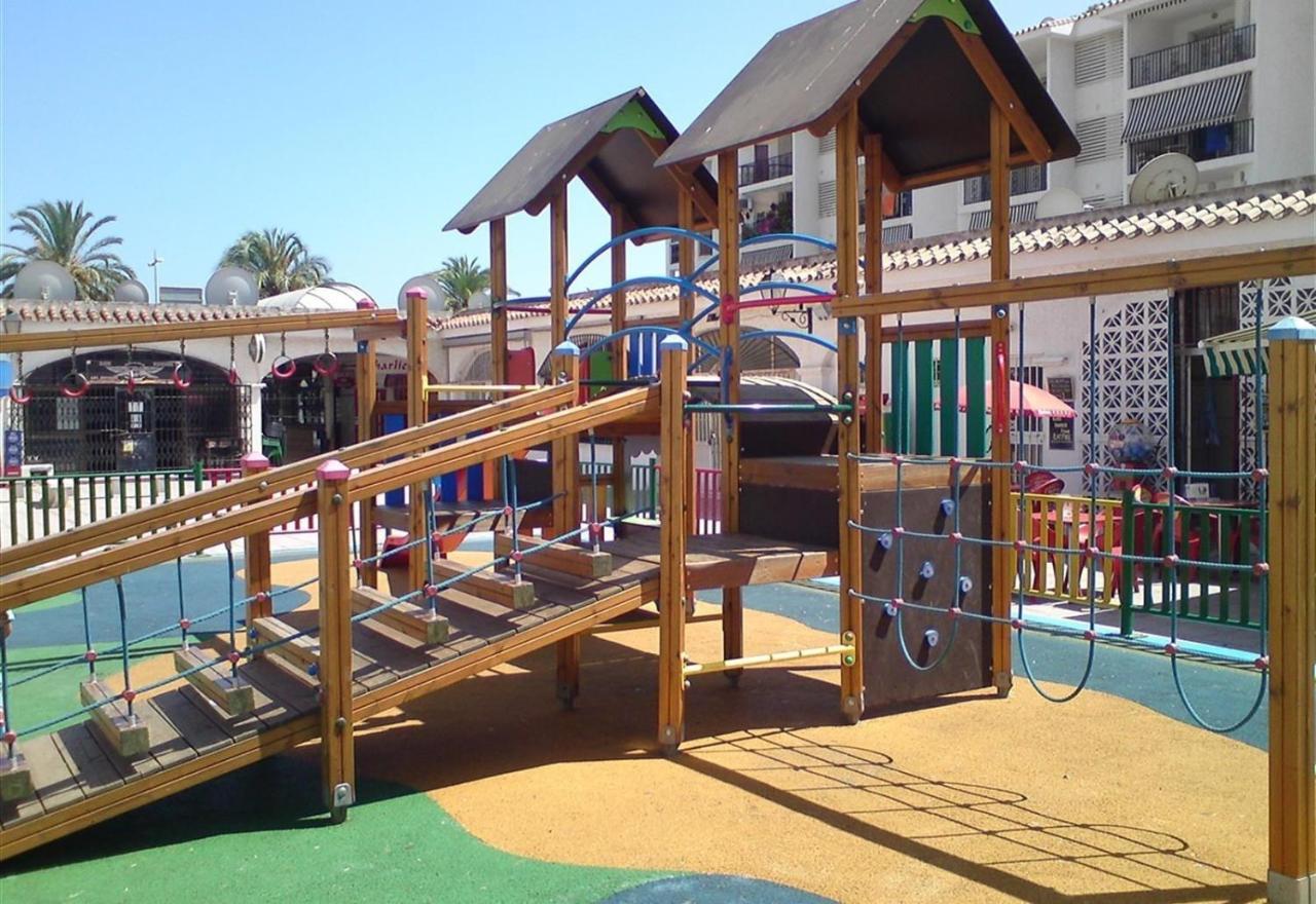Family Friendly Patio And Poolview Apartamento